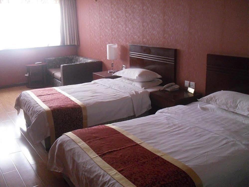 Chongqing Tianshun Hotel Exterior photo
